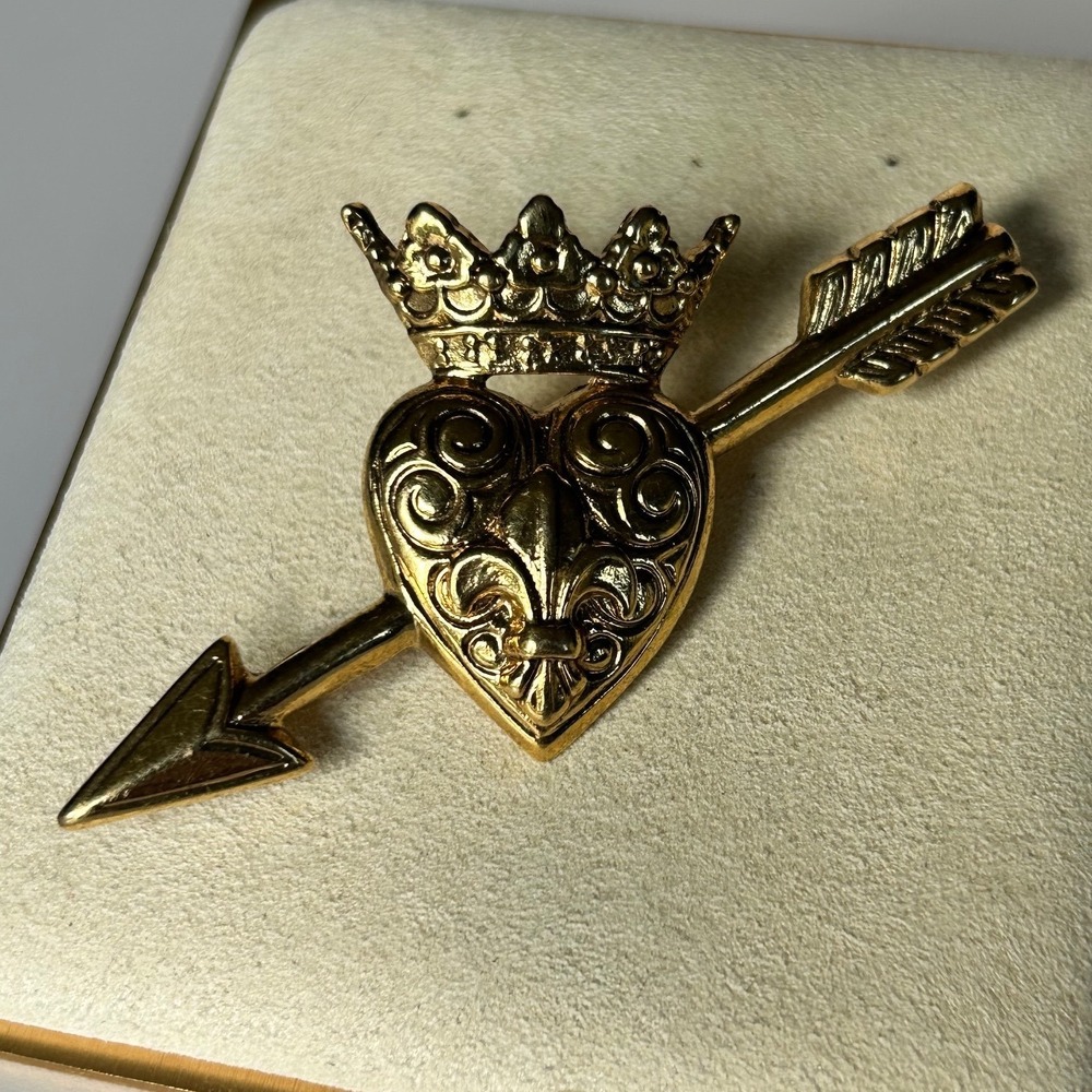 1928 Jewelry Gold Tone Crowned Heart Arrow Brooch Fleur De Lis Pin